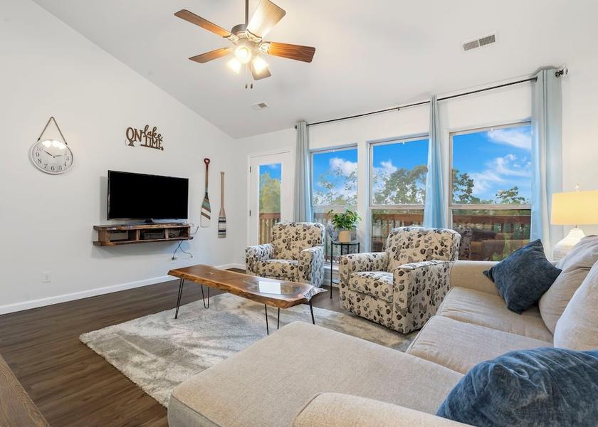 Missouri Branson West Living Area