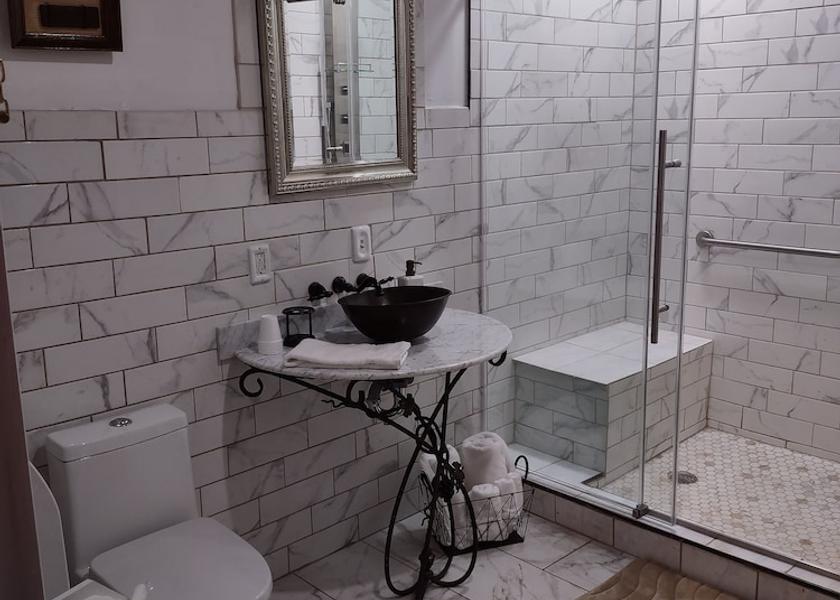 Kentucky Burkesville Bathroom