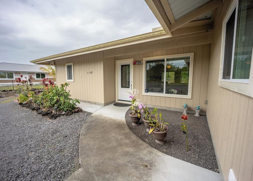 Hawaii Keaau Facade
