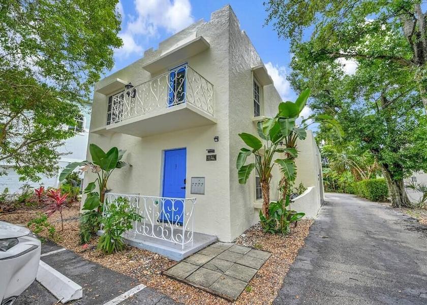 Florida Wilton Manors Room