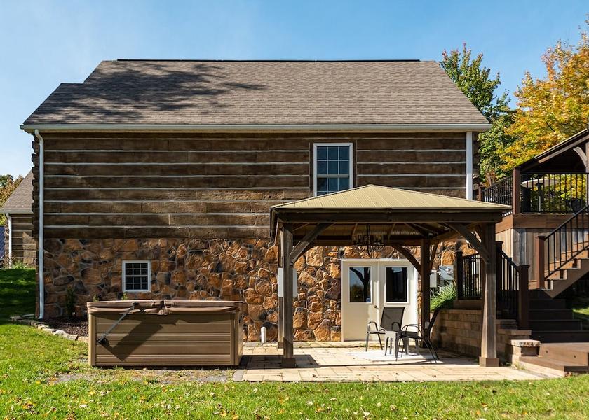 Tennessee Oakland Exterior Detail