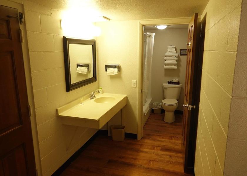 Nebraska Scottsbluff Bathroom