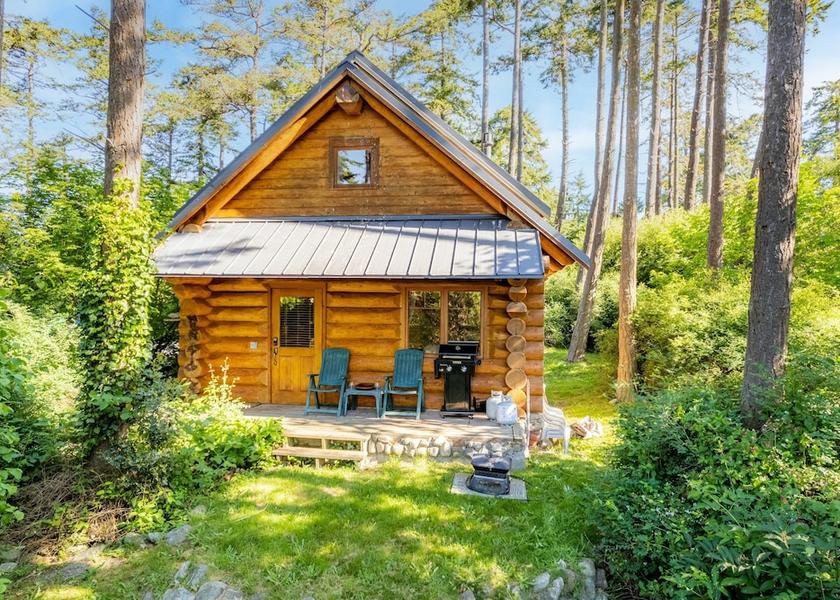 Washington Oak Harbor Exterior Detail