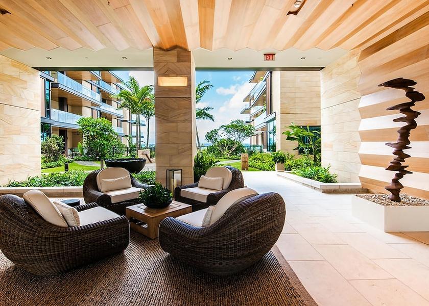 Hawaii Honolulu Interior Entrance