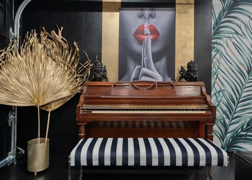 California Palm Springs Living Area