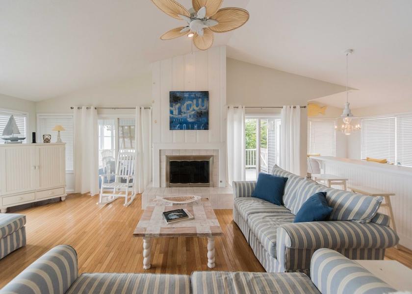 Kentucky Gilbertsville Living Area