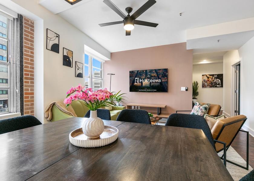 Louisiana New Orleans In-Room Dining