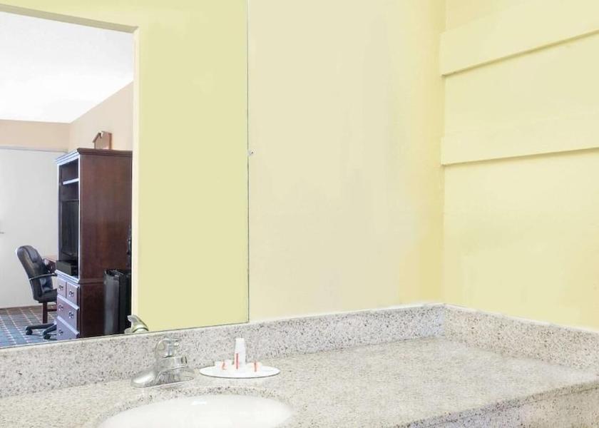 Mississippi Meridian Bathroom