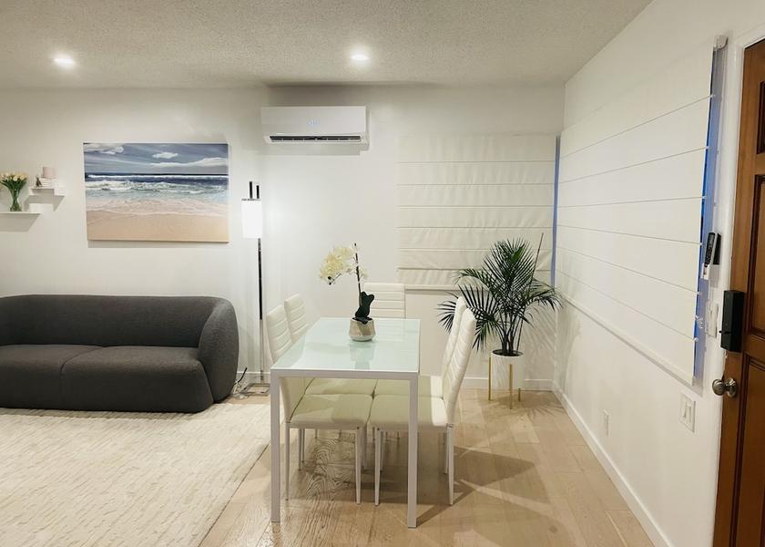 California Manhattan Beach Living Area