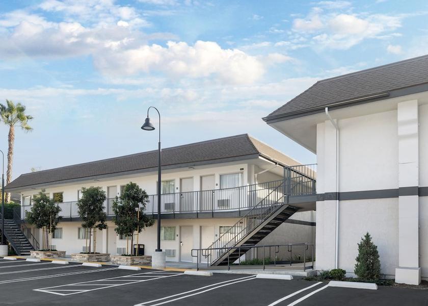 California Tustin Exterior
