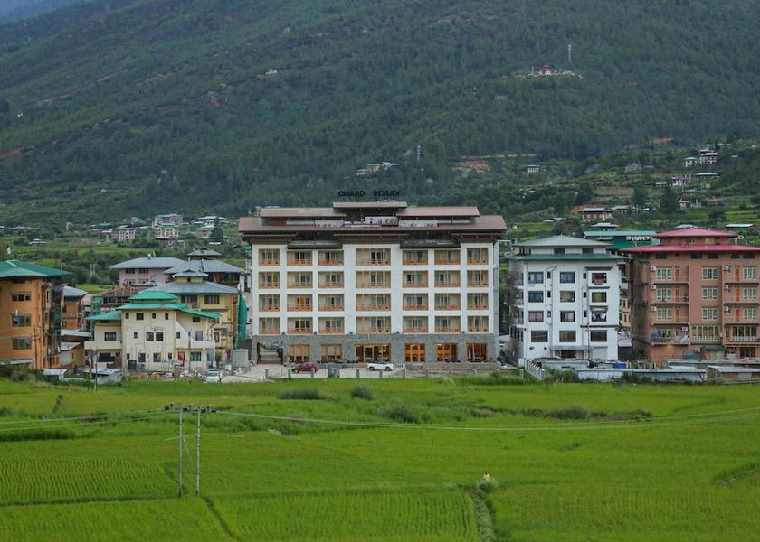 Paro Paro Front of property