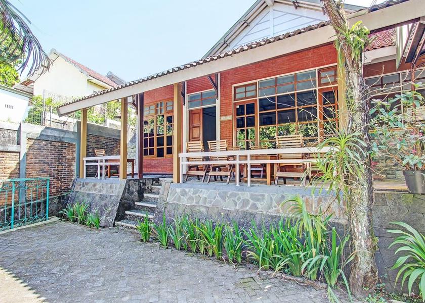  Pakem Exterior Detail