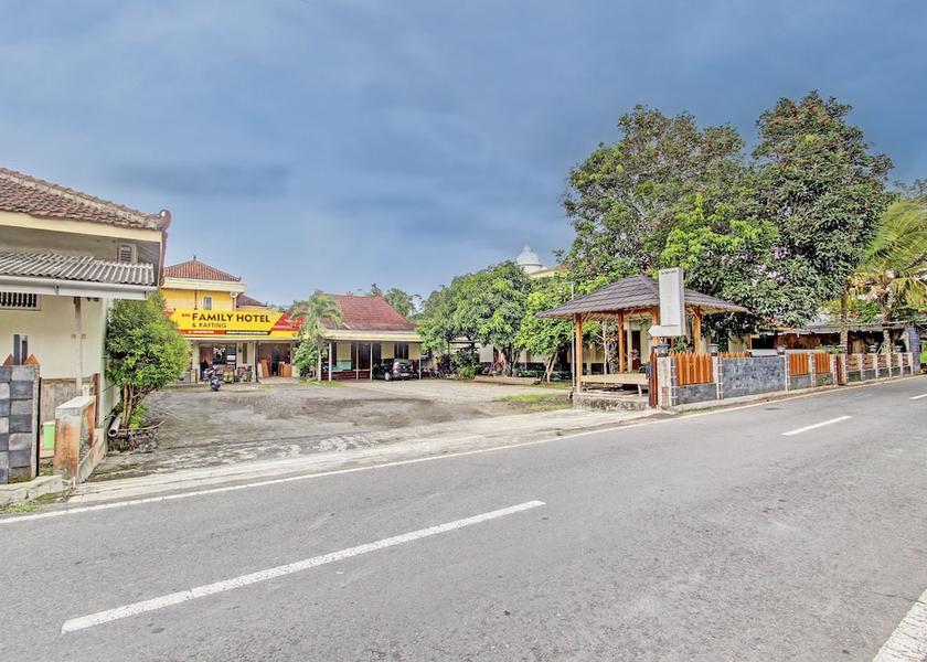 Central Java Mungkid Exterior Detail