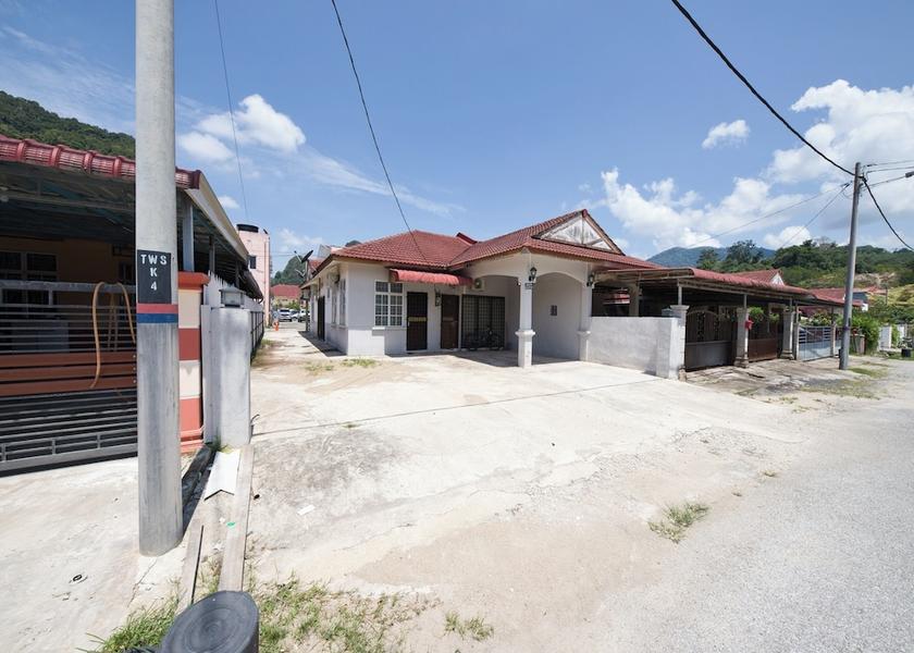 Kelantan Gua Musang Facade