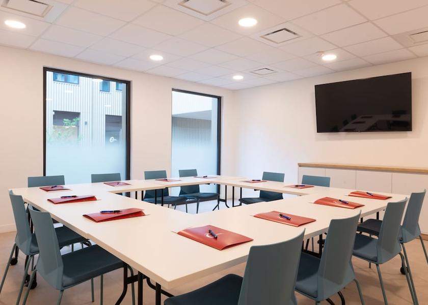 Ile-de-France Ivry-sur-Seine Meeting facility