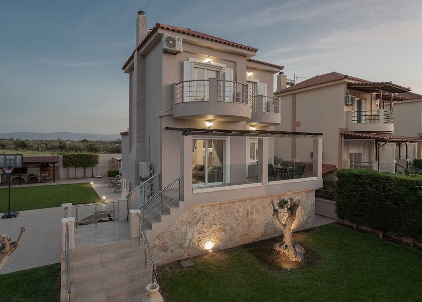 Peloponnese Loutraki-Agioi Theodoroi Exterior Detail