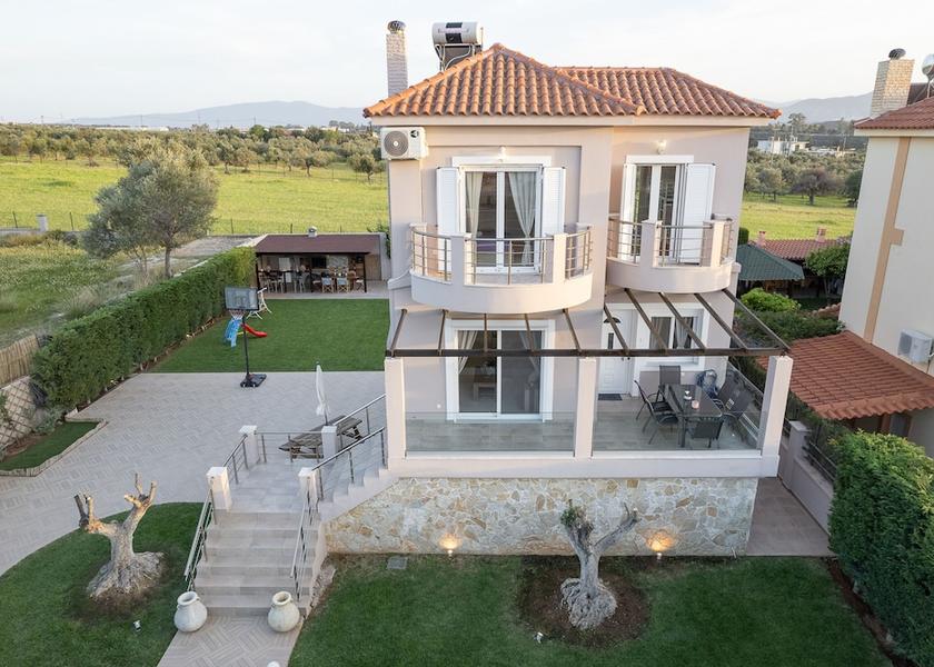 Peloponnese Loutraki-Agioi Theodoroi Facade