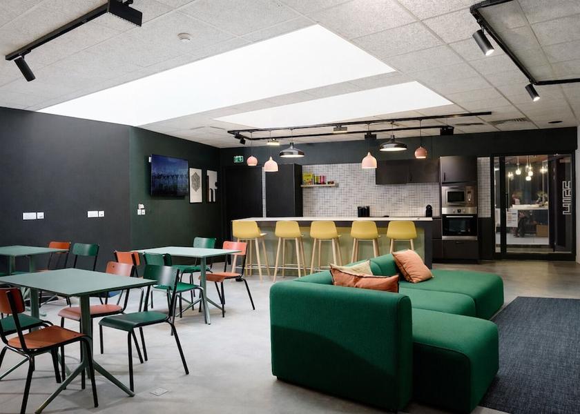 Île-de-France Issy-les-Moulineaux Shared kitchen