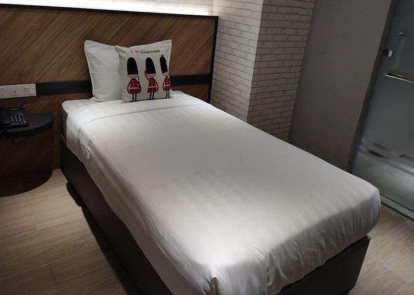 Selangor Seri Kembangan Room
