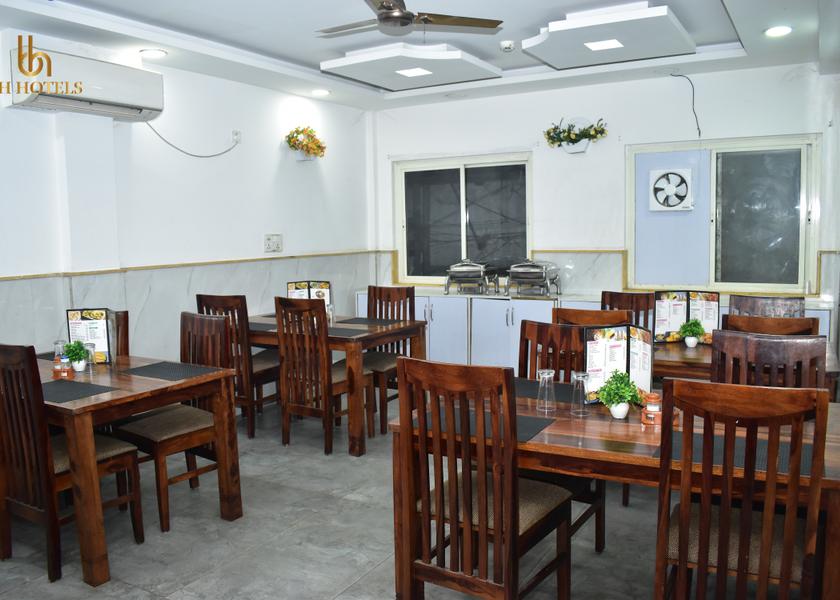 Delhi Delhi Food & Dining