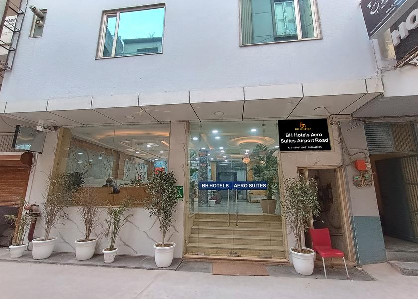 Delhi Delhi Facade