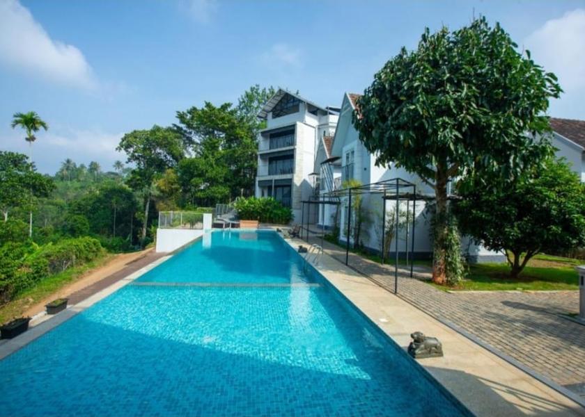 Kerala Munnar Pool
