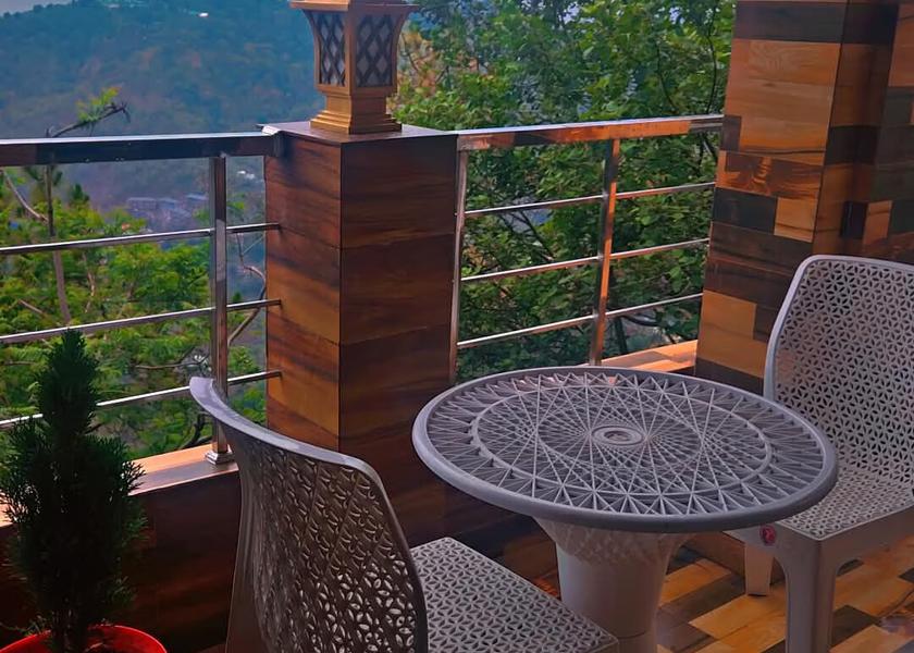 Himachal Pradesh Barog Public Areas