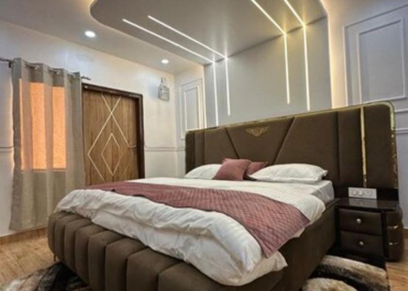 Himachal Pradesh Barog Room
