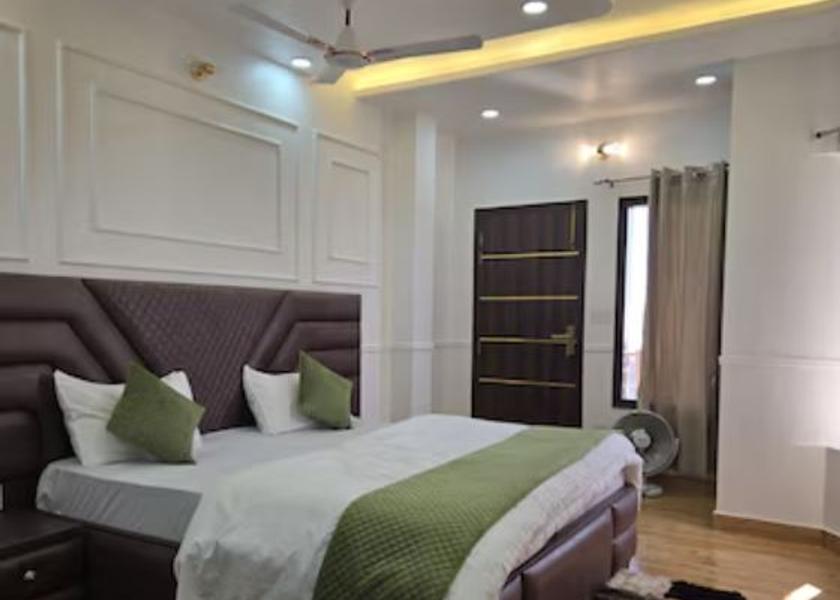 Himachal Pradesh Barog Room