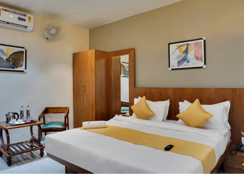 Maharashtra Pune Deluxe Room