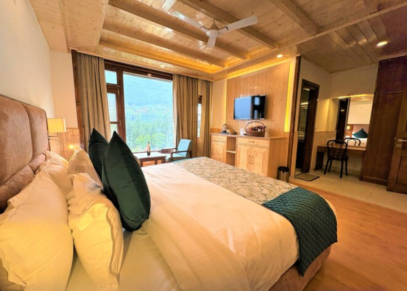 Himachal Pradesh Manali Royal Retreat Mountains with Balcony