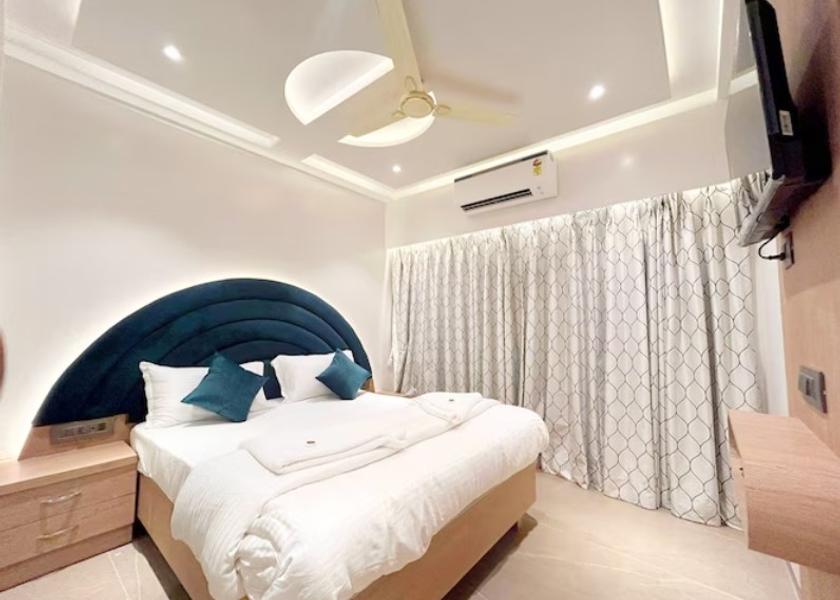 Maharashtra Mumbai Deluxe Room with Bathtub