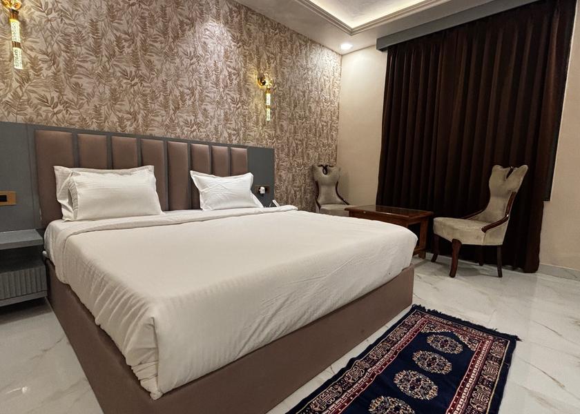 Uttar Pradesh Prayagraj Executive rooms