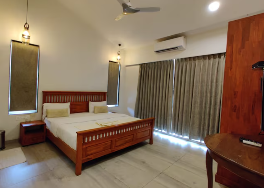 Maharashtra Mumbai Deluxe Room