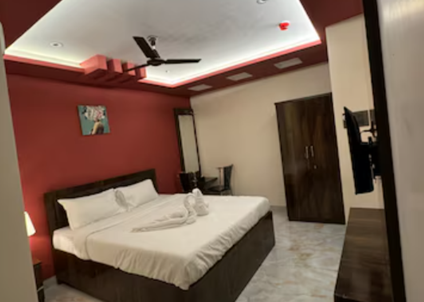 Maharashtra Thane Deluxe Room