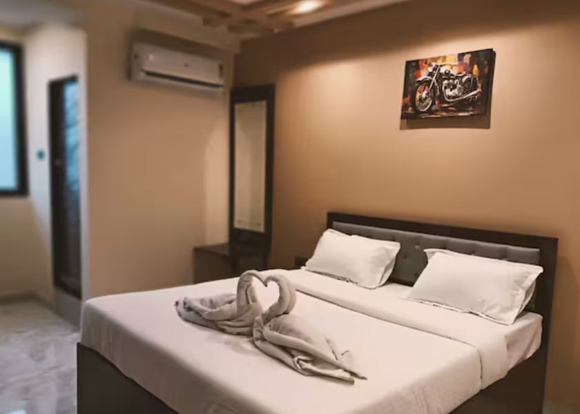 Maharashtra Thane Deluxe Room