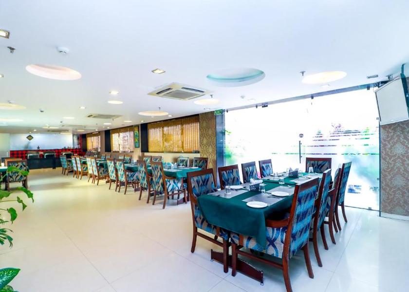 Maharashtra Ahmednagar Food & Dining