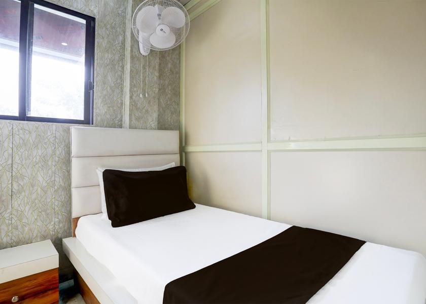 Uttarakhand Rishikesh Room