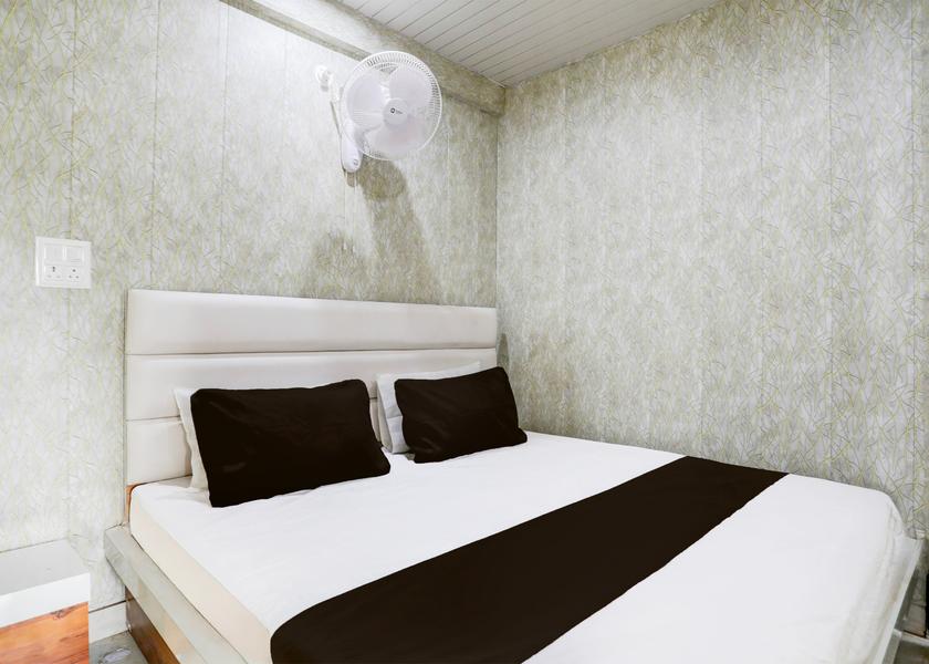 Uttarakhand Rishikesh Room