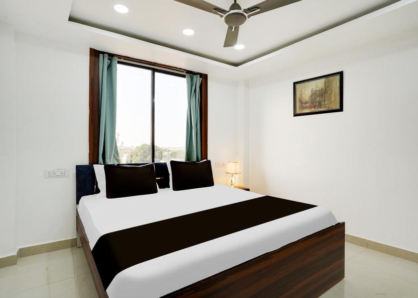 Uttarakhand Lansdowne Room