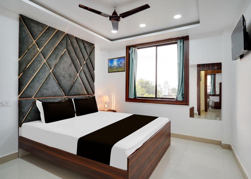 Uttarakhand Lansdowne Room