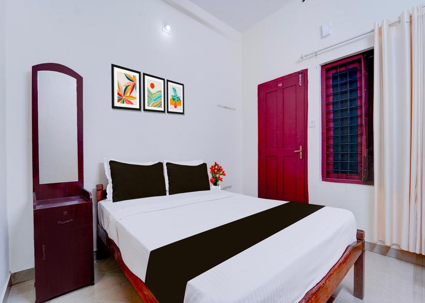 Kerala Munnar Room