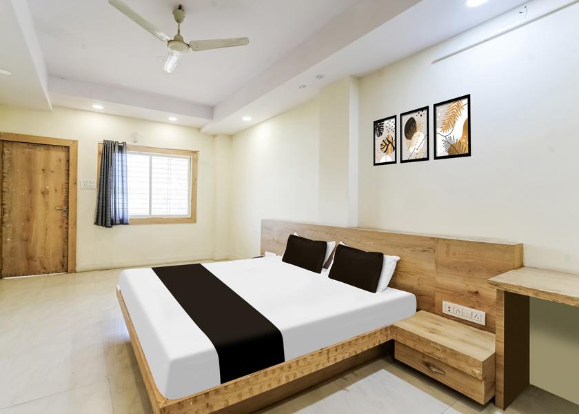 Madhya Pradesh Indore Room