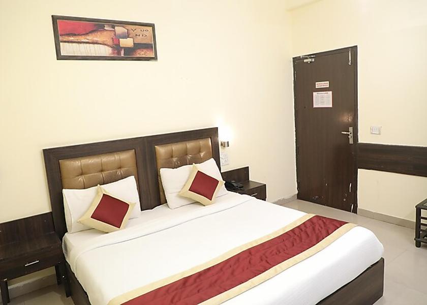 Haryana Gurugram Deluxe Room