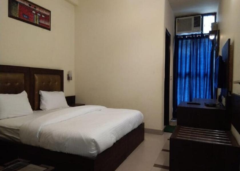 Haryana Gurugram Deluxe Room