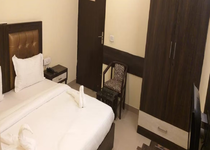 Haryana Gurugram Deluxe Room