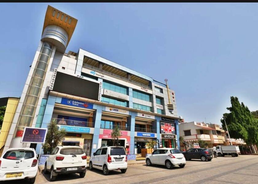 Gujarat Anand Hotel Exterior