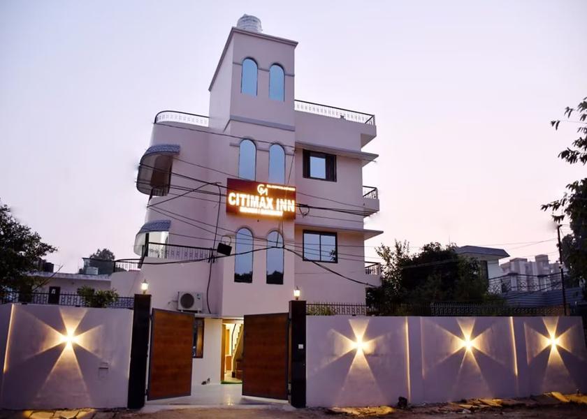 Uttar Pradesh Prayagraj Hotel Exterior