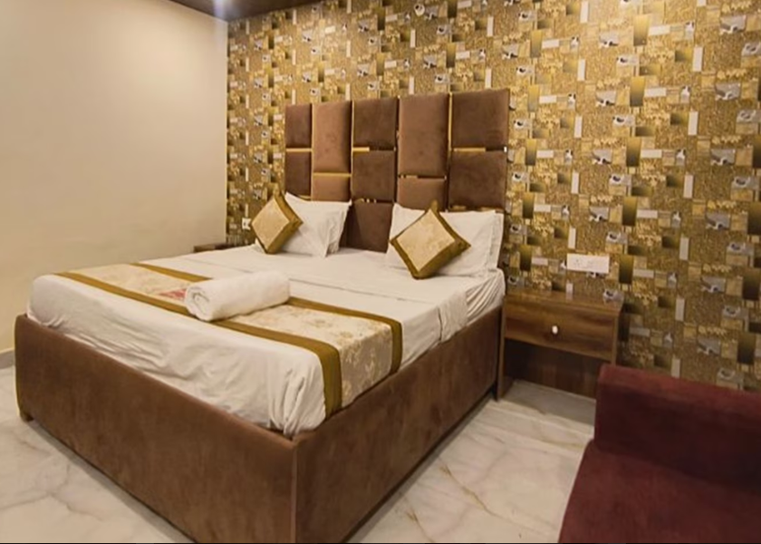 Uttar Pradesh Ghaziabad Deluxe Room with Smart TV