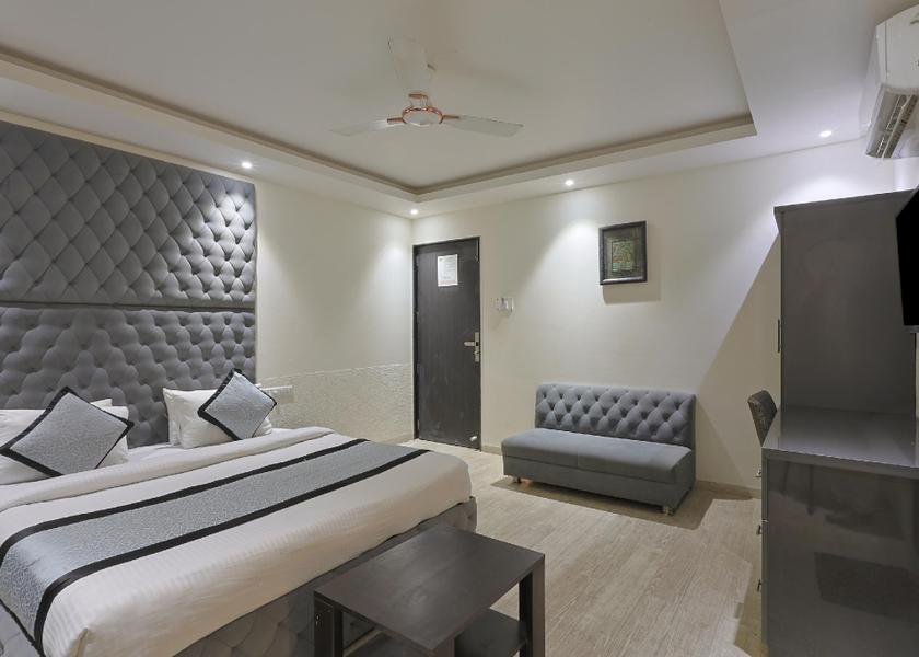 Gujarat Ahmedabad Guestroom